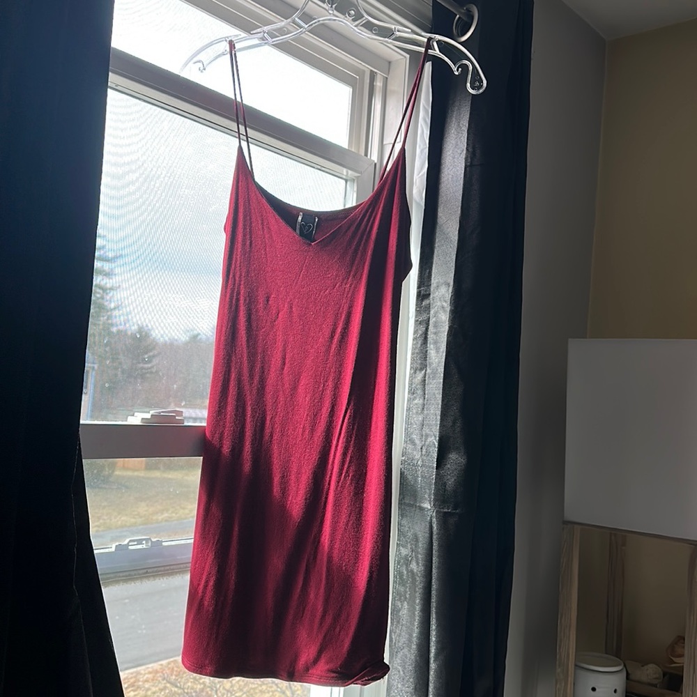 tight maroon dress from windsor